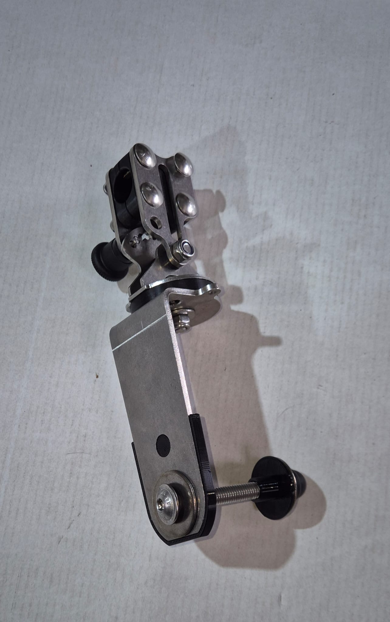LVS 42/44 Perspective Cast Geberkonsole V4A